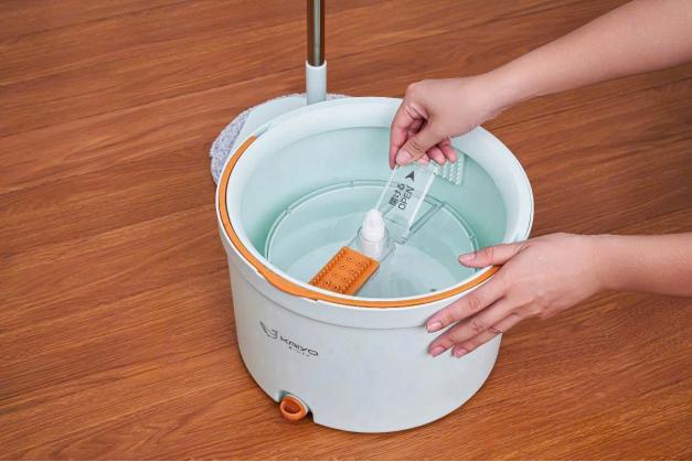 Cây lau nhà tách nước Kaiyo KM51 Công nghệ Nhật bản Cây lau nhà tách nước Kaiyo KM51 Công nghệ Nhật bản
