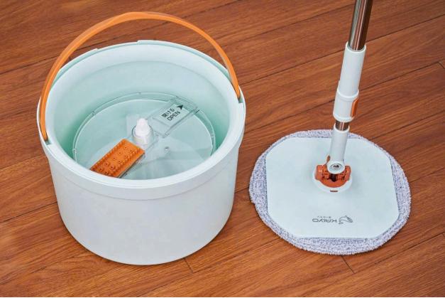 Cây lau nhà tách nước Kaiyo KM51 Công nghệ Nhật bản Cây lau nhà tách nước Kaiyo KM51 Công nghệ Nhật bản