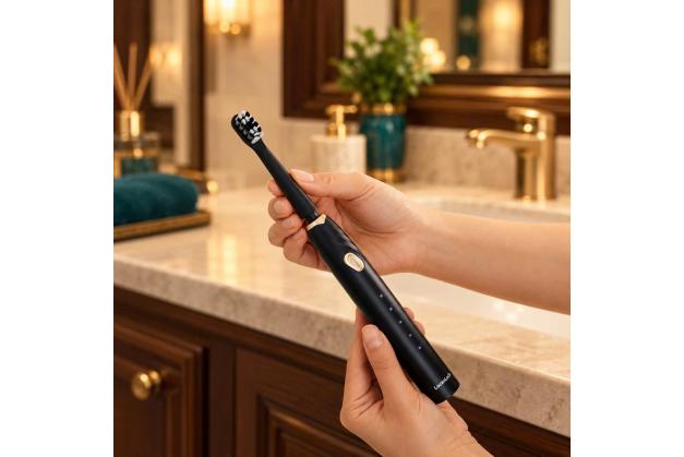 Bàn chải điện Lock&Lock ENR321 gồm 4 đầu chải tiện dụng