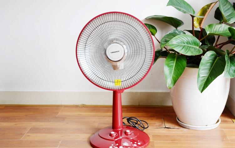 Quạt sưởi Halogen Tiross TS929 Công nghệ Ba lan